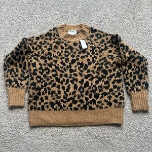 🆕 OLD NAVY animal print sweater, size xs, long sleeve, stretchy material BNWT